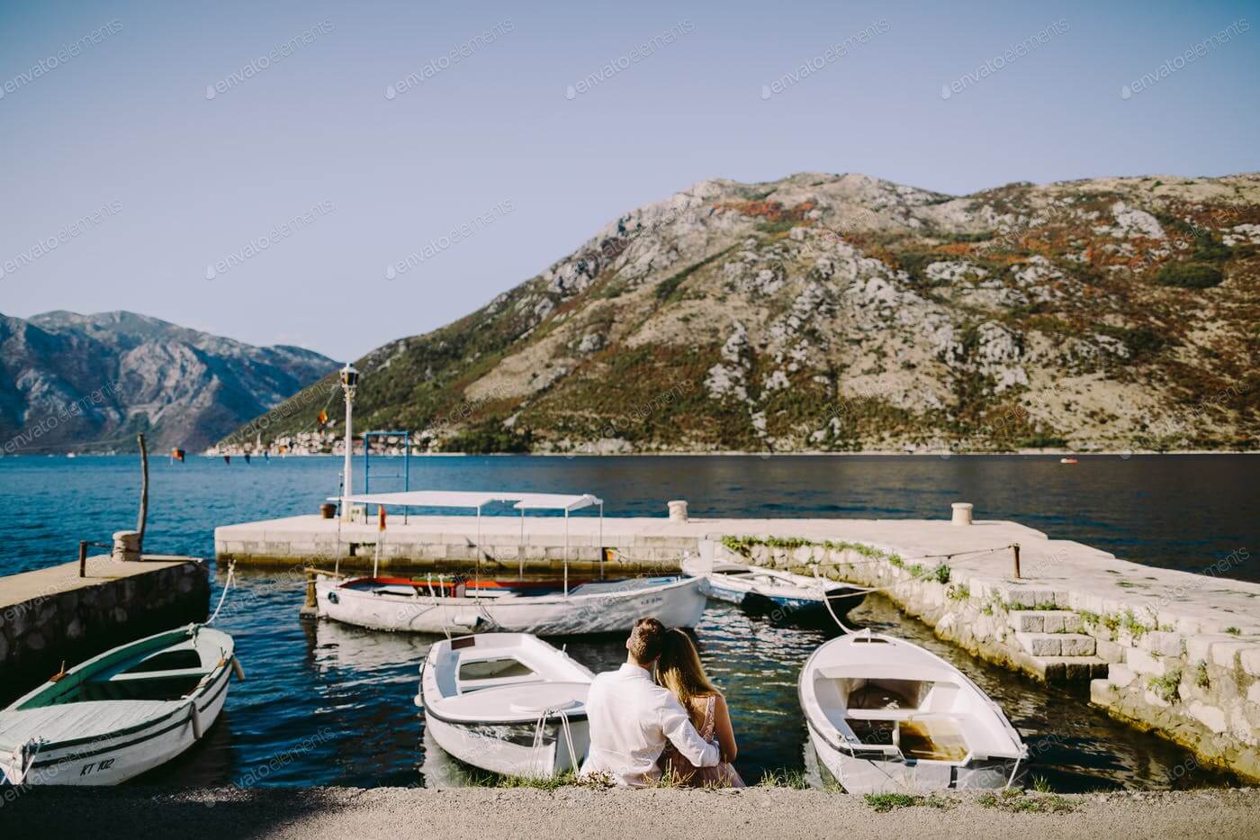 couple travel Balkans